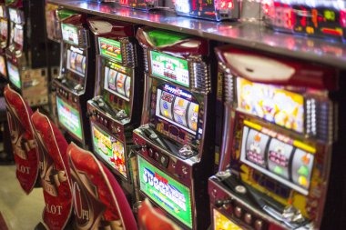 Bonanza Gold slot game interface showing mining theme and expanding reels